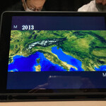 M2 - タブレットで松吉牛とシェフの説明が流れます