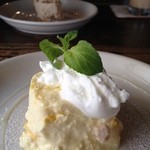 モワ カフェ - マンゴーミルクレアチーズ