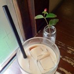 モワ カフェ - ココナッツチャイ