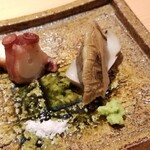 鮨 さかい - (02)真蛸（福岡県志賀島産・雌）の桜煮
      (03)黒鮑(佐賀県唐津産)の酒蒸し
