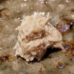 鮨 さかい - (04)松葉蟹(鳥取県境港産)の身と蟹味噌和え
      産卵期は晩冬、旬は晩秋～晩冬、雌の漁期は11月上旬～1月上旬、雄の漁期は11月上旬～3月中旬
      豊潤な身の旨みと蟹味噌のほろ苦さな旨みが融合しています