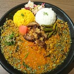 カオス スパイス ダイナー - アニメキャラのようでもあります