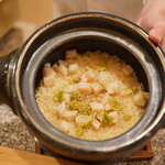 Okazaki Nishikou Emmae - 土鍋の炊き込みご飯：帆立