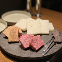 焼肉うしごろ 表参道店 - 牛フィレ・フォアグラ・トリュフのロッシーニサンド