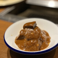 焼肉うしごろ 表参道店 - たっぷり和牛のビーフシチューオムライス