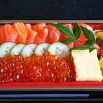 信州サーモンとイクラ弁当