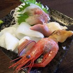金町製麺 - 刺身盛（烏賊、水タコ、甘えび、ホッキ貝、真鯛など）