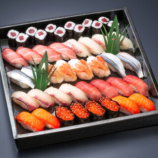 お土産（TAKEOUT）メニュー豊富にそろえております。