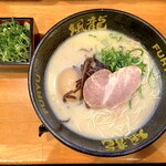 Hakata Fuuryuu - 半熟玉子＆ネギラーメン（800円）