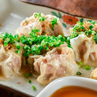 The more you bite, the more the meat juices overflow! Tachibana specialty “Handmade Chinese dumpling”