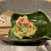 魯忍 - 新玉ねぎ、潰しベーコン、そら豆