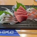 沼津魚がし鮨 江戸前鮨 - 刺身3点盛り