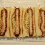 洋食いしだ - 持ち帰りの「カツサンド」