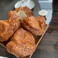 BLT STEAK GINZA - 名物のポップオーバー！バターを付けて食べます♫