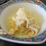 鰻家 - お通しに蒸し鶏と