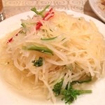 鑫福 - ジャガイモのサラダはニンニクのみじん切りたっぷり！