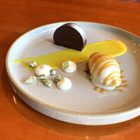 Restaurant Re: - モーリーを使ったショコラテリーヌ　エルダーフラワーとゆずのアイス