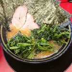 豚骨醤油ラーメン 王道家 - 