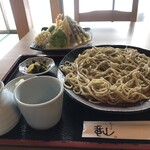 Teuchi Soba Ryuuzan - 天ぷら蕎麦1600円　大盛り200円