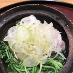 日本料理 太月 - フルコース１６５００円。豚しゃぶ 自生の芹。甘い脂の豚肉は、シットリ滑らかです（╹◡╹）