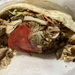 アジアンフード - コイツは2月16日にテイクアウトしたチキンケバブサンド激辛！ウマいに決まってるよー