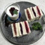 中山のジャム - ジャムサンドとコケモモヨーグルト