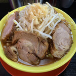 ラーメン イエロー - 並豚 950 （野菜増し、ニンニク）