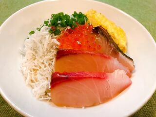 h Misato - しらす海鮮丼