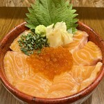 新宿魚縁一丁目 - 【2色海鮮丼】サーモン いくら ¥1,180
