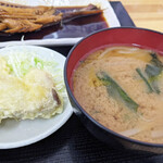 Toyohama Toretate Shokudou - 白身魚の天麩羅、味噌汁　アップ