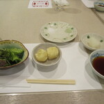 天ぷら新宿つな八 - じゃが芋トリュフ、刺身、塩２種類、天つゆ
