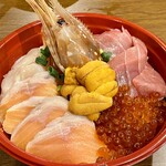 新宿魚縁一丁目 - 【6色海鮮丼】本鮪 サーモン いくら 帆立 雲丹 ぼたん海老 ¥2,480