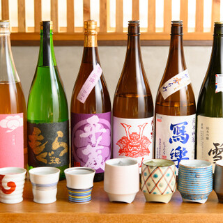 More than 10 types of shochu and sake are always available. Have a cup of your choice