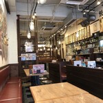 肉汁餃子のダンダダン - 店内