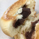 ル・グルニエ・ア・パン - 中はこしあん！パンのほのかな塩分とベストマッチ♡