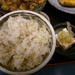 定食や - 麦めしです。