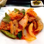華香苑 - 四川風豚肉炒め。見た目程、辛くも油っぽくもありません。