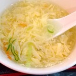 華香苑 - 玉子スープ。意外と美味しかったです(^-^)