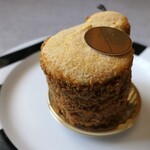 アヴランシュ・ゲネー - マカロン・ボジョレー