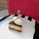 アヴランシュ・ゲネー - ガトー・フロマージュ・ブリー