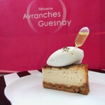 アヴランシュ・ゲネー - ガトー・フロマージュ・ブリー