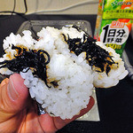 ホテル ハヤシヤ - 朝食のおにぎり（昆布の佃煮）