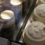 アヴランシュ・ゲネー - ケーキショーケース