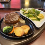 ステーキの石かわ - オリジナルハンバーグ&伊勢菜園のフルーツサラダ