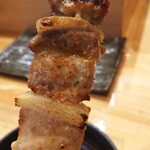 焼き鳥 ばかちん - ジュワーと焼いた豚バラ