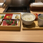 Jukusei Wagyuu Yakiniku Eijingu Bi-Fu - 平日限定ランチ 熟成和牛焼肉&松花堂弁当