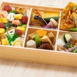 なすび総本店 - 春のおもてなし弁当 ◆海鮮ちらし寿司と春の彩り弁当◆
2,700円(税込)