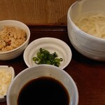 讃岐うどん はるしん - 釜揚げうどん+炊き込みご飯セット(Aセット)♪