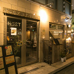 東京基地 - 外観