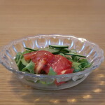 茶福来 - トマト、グリーンリーフ、キュウリのサラダ